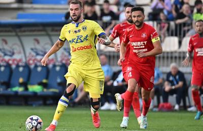 Condiții critice la un club din Superliga! » Anunț în direct: „Se duc dimineața la hotelul patronului și nu știu unde se antrenează”