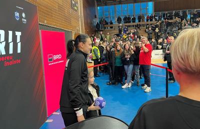 Coadă enormă pentru Cristina Neagu la Iași! » Decizie radicală: „Nu voi mai activa în sport. Voi căuta un alt domeniu, mai puțin stresant”