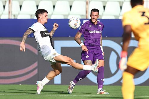 Dennis Man a deschis scorul în partida cu Fiorentina (1-1) din august 2024 de pe Ennio Tardini / Foto: Imago