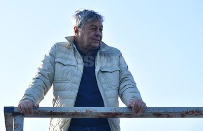 Nu-și explică decizia lui Mircea Lucescu: „De neînțeles, este jucătorul complet!”