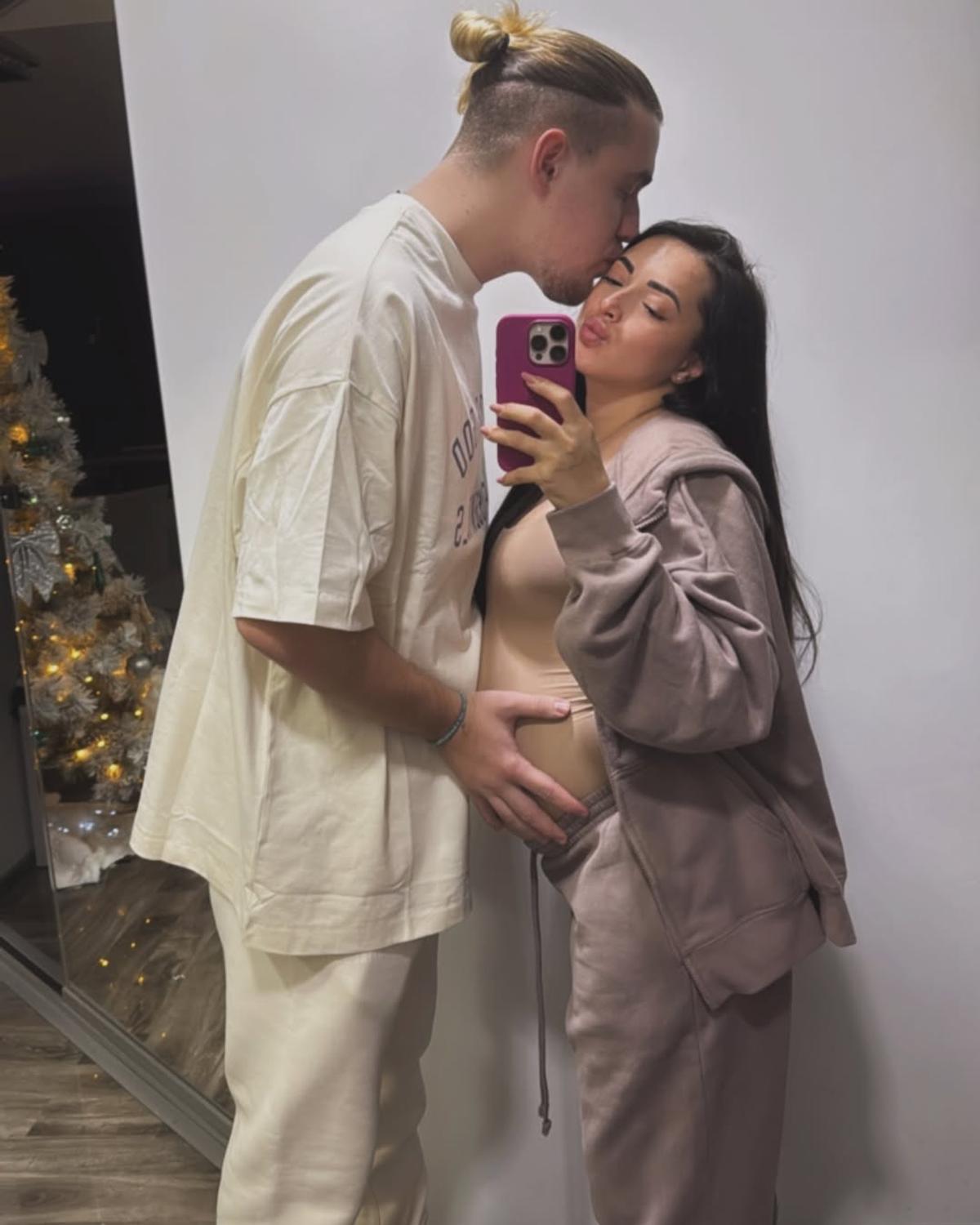 Larisa Iordache, ședință foto spectaculoasă înainte să nască: „Numărăm zilele”