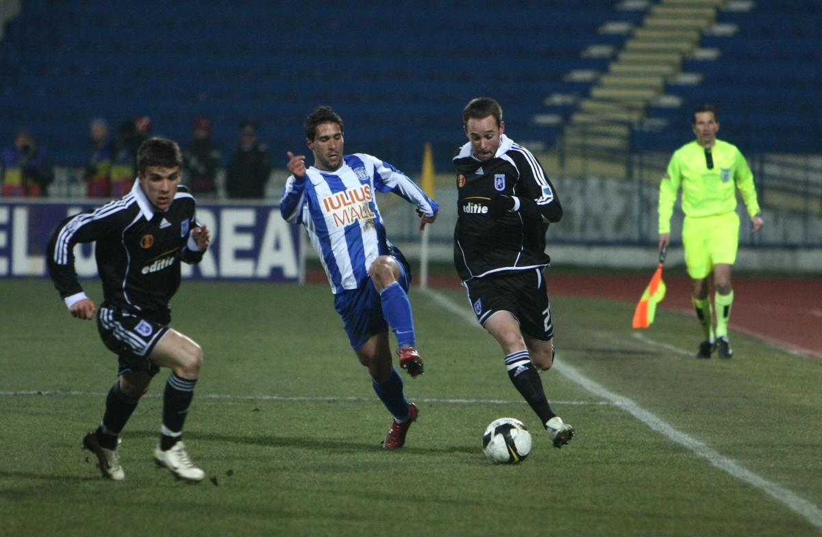 Josh Rose, fostul fundaș al celor de la Craiova, imagini din cariera în România