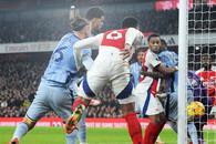 A primit și nota 3! Concluziile englezilor despre Radu Drăgușin, după 1-2 cu Arsenal: „Suspect. Va fi criticat pe bună dreptate”