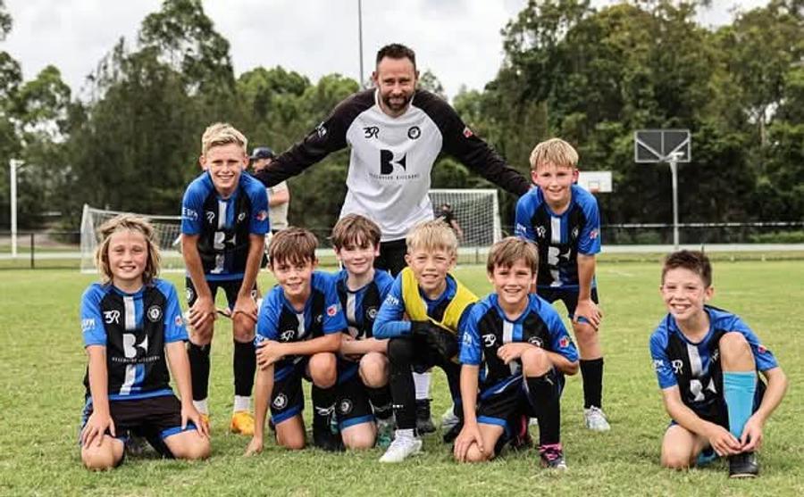 Josh Rose, fostul fundaș al celor de la Craiova, deține o școală de fotbal în Australia L-am găsit în Australia pe „cangurul” care impresiona în Liga 1 în urmă cu 20 de ani » Nu uită nici acum un meci de referință: „Electric” + Românul care l-a uluit: „Fotbalist incredibil”
