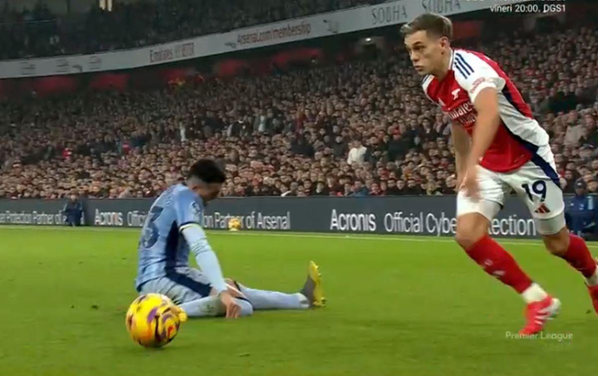 Fază uluitoare în Arsenal - Tottenham: l-a accidentat din dribling pe colegul lui Drăgușin!