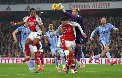 Arsenal, victorie după o revenire de senzație în prima repriză cu Tottenham » Drăgușin, vinovat la cel puțin un gol!