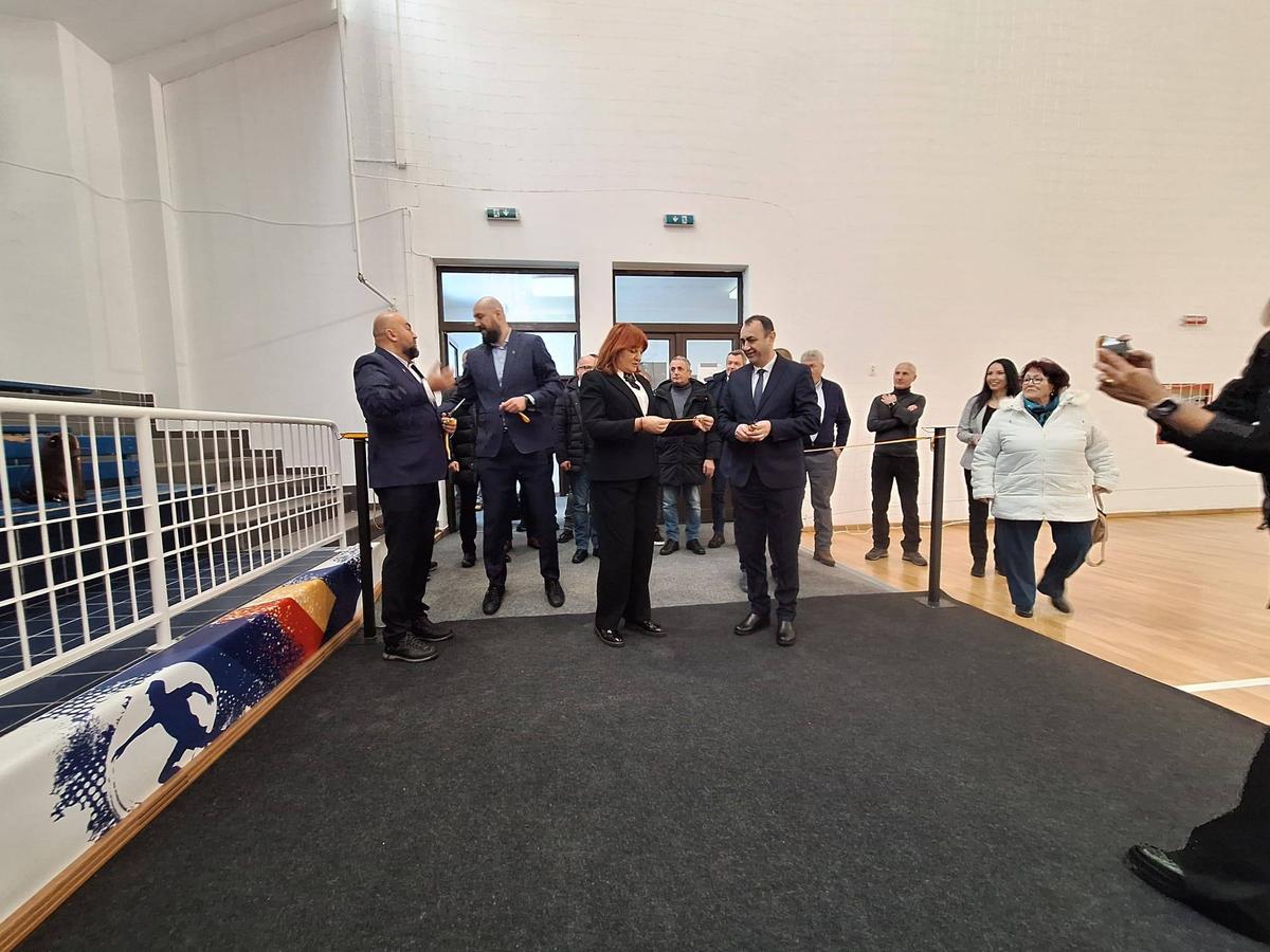 Sigur n-au greșit?! Unde se joacă Final Four-ul Cupei României » Noua sală „cu cele mai bune condiții pentru spectatori” are bănci din lemn!