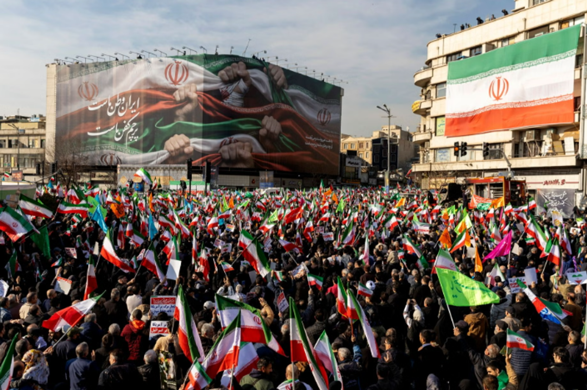 Fotbalist de 17 ani, ucis în timpul protestelor » Regimul iranian refuză să predea trupul familiei