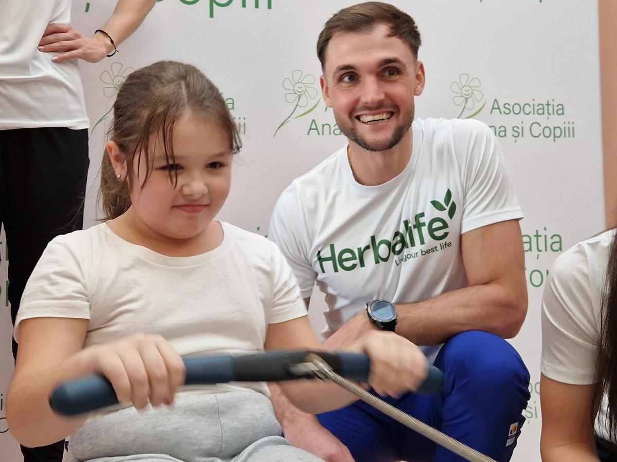 Canotorii lotului național, alături de copiii defavorizați: „Sunt foarte entuziasmați și știau despre ce e vorba, știau mișcarea”