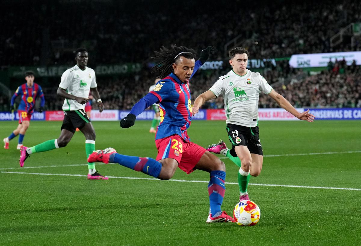 Barcelona a avut mari emoții pe terenul lui Racing Santander, dar merge mai departe în Cupa Spaniei » Gazdele au avut două goluri anulate