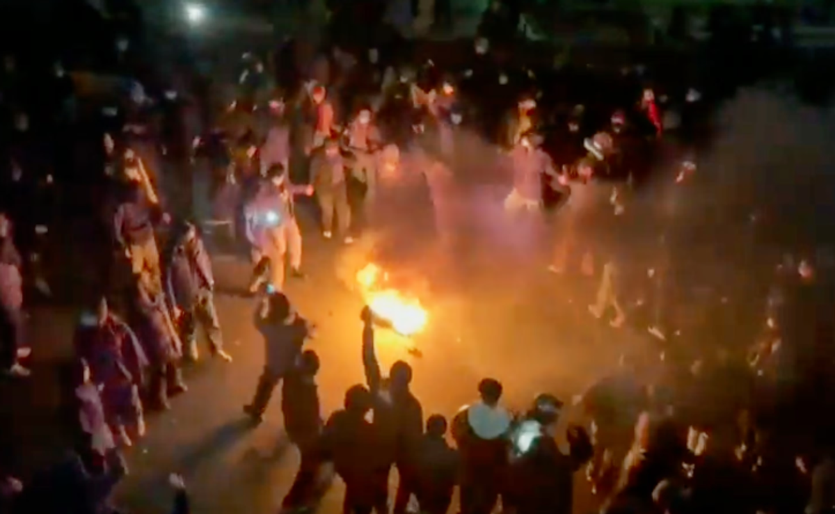 Fotbalist de 17 ani, ucis în timpul protestelor » Regimul iranian refuză să predea trupul familiei
