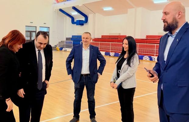 Sigur n-au greșit?! Unde se joacă Final Four-ul Cupei României » Noua sală „cu cele mai bune condiții pentru spectatori” are bănci din lemn!