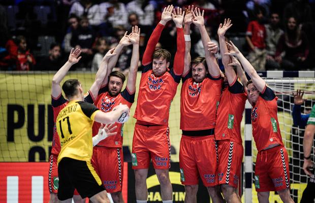 Meci cu scor ISTORIC la Euro 2026 de handbal » Două recorduri bătute: cea mai mare victorie a gazdelor, cel mai drastic eșec din istoria naționalei!