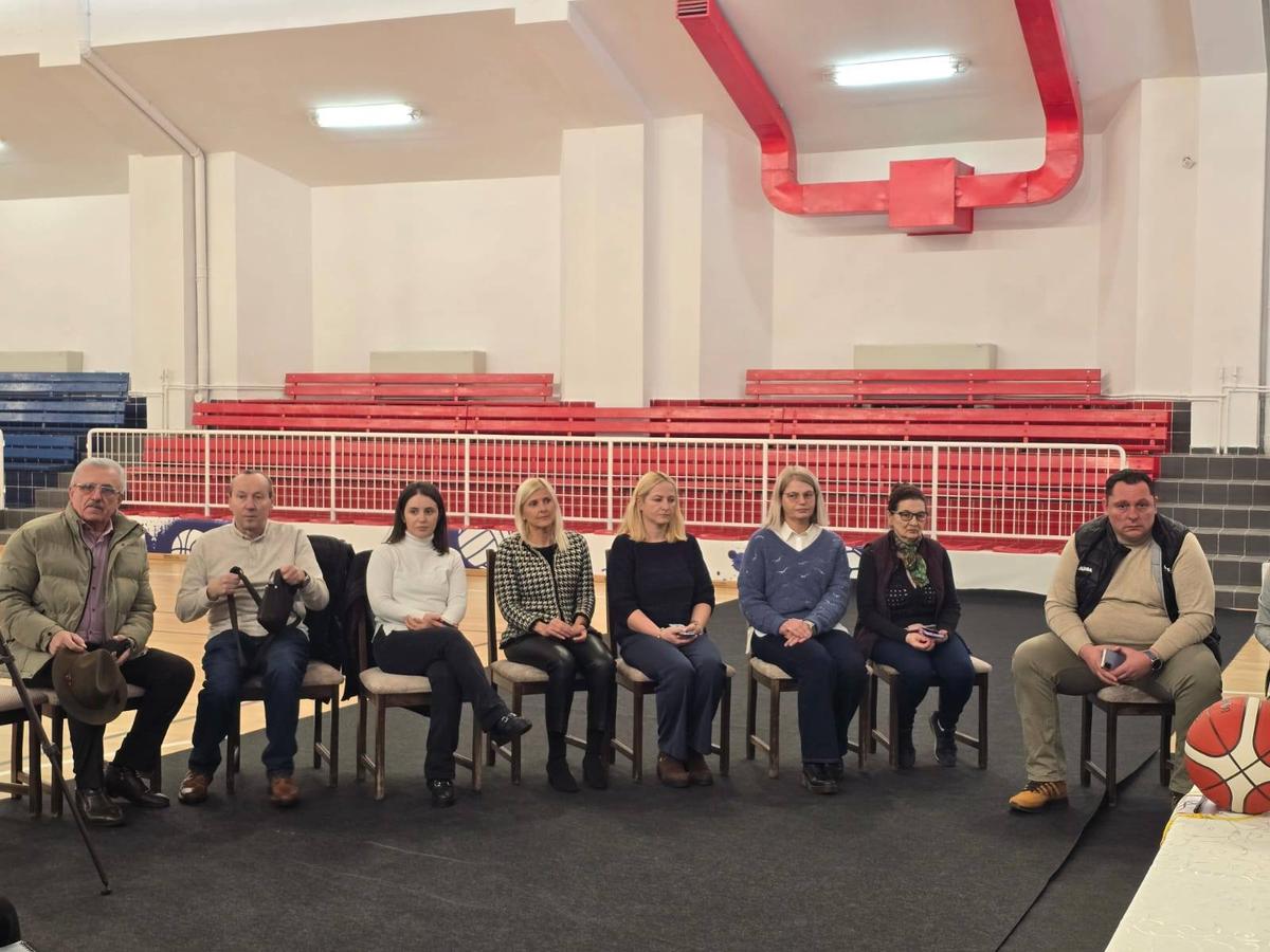 Sigur n-au greșit?! Unde se joacă Final Four-ul Cupei României » Noua sală „cu cele mai bune condiții pentru spectatori” are bănci din lemn!