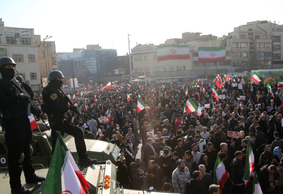 Fotbalist de 17 ani, ucis în timpul protestelor » Regimul iranian refuză să predea trupul familiei
