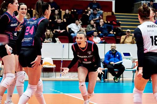 Voleibalistele de la CSO Voluntari se bucură pentru calificarea în play-off-ul Cupei CEV Foto: CEV