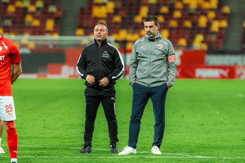 Florentin Petre, antrenorul secund al „câinilor”, alături de Zeljko Kopic, antrenorul principal al lui Dinamo // foto: Imago Images