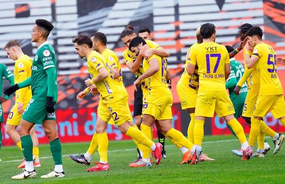 Răsturnare de scor în duelul românesc din Cupa Turciei » Debut la 6 zile de la transfer