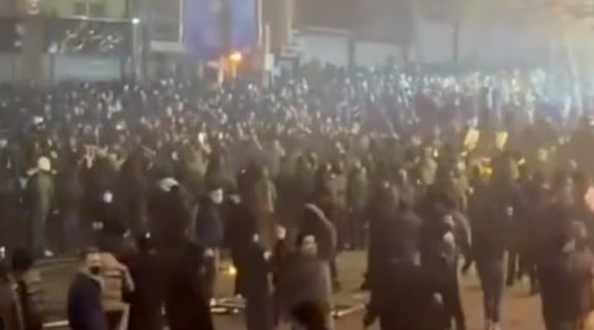 Fotbalist de 17 ani, ucis în timpul protestelor » Regimul iranian refuză să predea trupul familiei