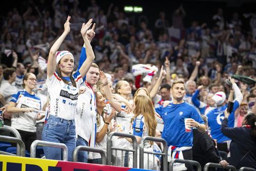 Peste 10% din populația Insulelor Feroe s-a deplasat la Oslo pentru meciurile de la Campionatul European de handbal masculin / FOTO: Imago