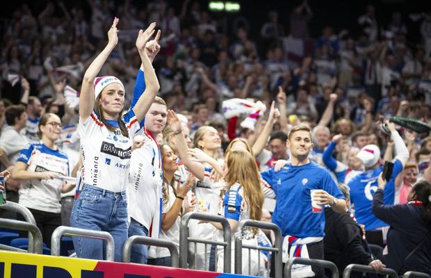 Au închis tot! Peste 10% din populația țării s-a deplasat la Campionatul European de Handbal: „Toată lumea are liber, sunt singurul rămas acasă”