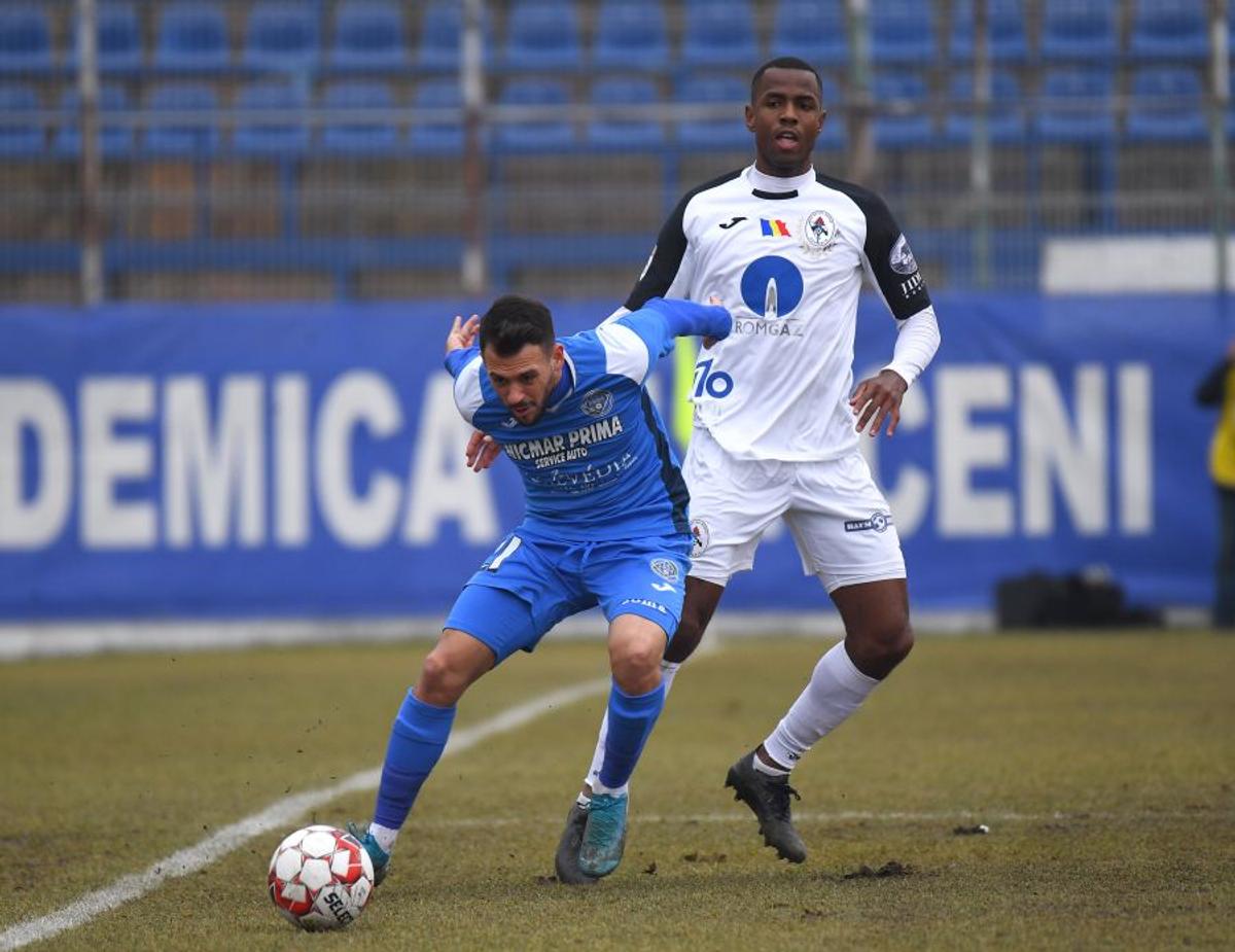 CLINCENI - GAZ METAN 2-3 // Ilie Poenaru a făcut scandal după meci: „Stai, fratele meu, la Liga 2, până înveți să arbitrezi! Nu suntem doriți în Liga 1”