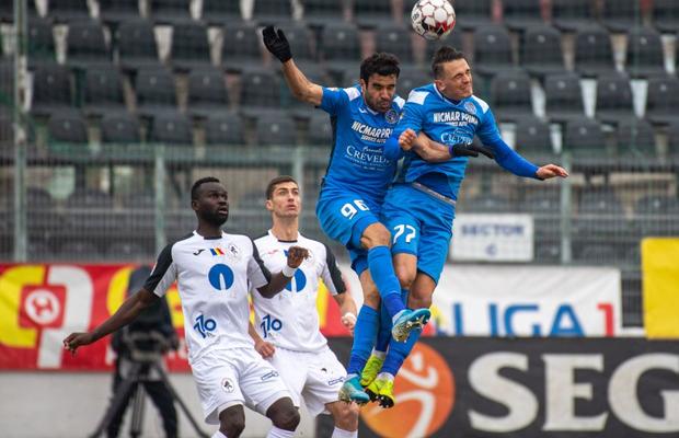 CLINCENI - GAZ METAN 2-3 // Ilie Poenaru a făcut scandal după meci: „Stai, fratele meu, la Liga 2, până înveți să arbitrezi! Nu suntem doriți în Liga 1”