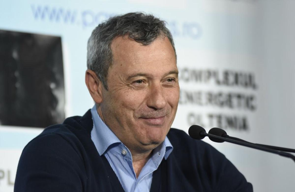 POLI IAȘI - CRAIOVA // Mircea Rednic despre noul transfer: „Habibou e în tribune. Semnează mâine!”