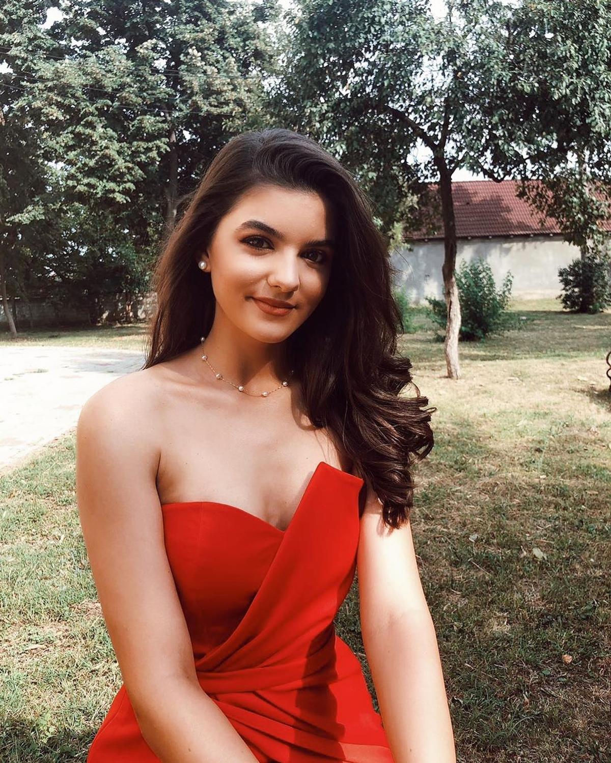 FOTO Iubita unui fotbalist de la FCSB, reprezentanta României la Miss Universe: „Vă iubesc!”