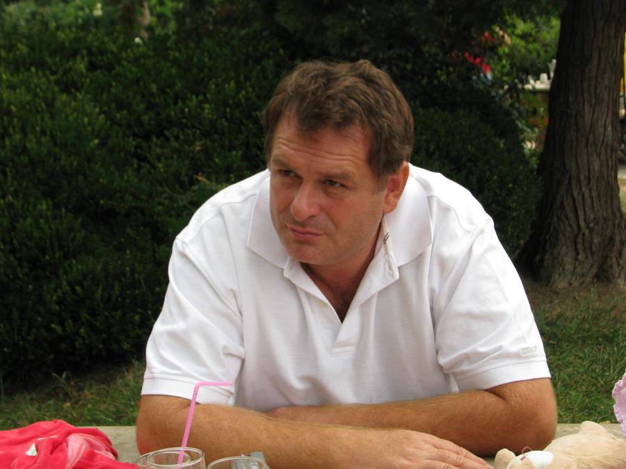 Alexandru Bălgrădean îl contestă pe Gușă și-l susține pe George Teșeleanu EXCLUSIV Conturi blocate și lupte la judo! Ce datorie are Federația + scandal înainte de alegeri