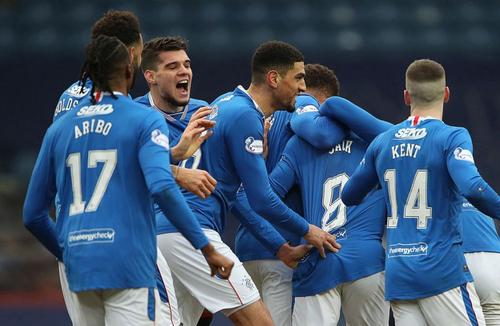 Rangers, echipa la care activează Ianis Hagi (22 de ani, mijlocaș ofensiv), a demarat o anchetă internă, după ce mai multi jucători ai scoțienilor ar fi participat la o petrecere desfășurată duminică dimineață în Glasgow.
