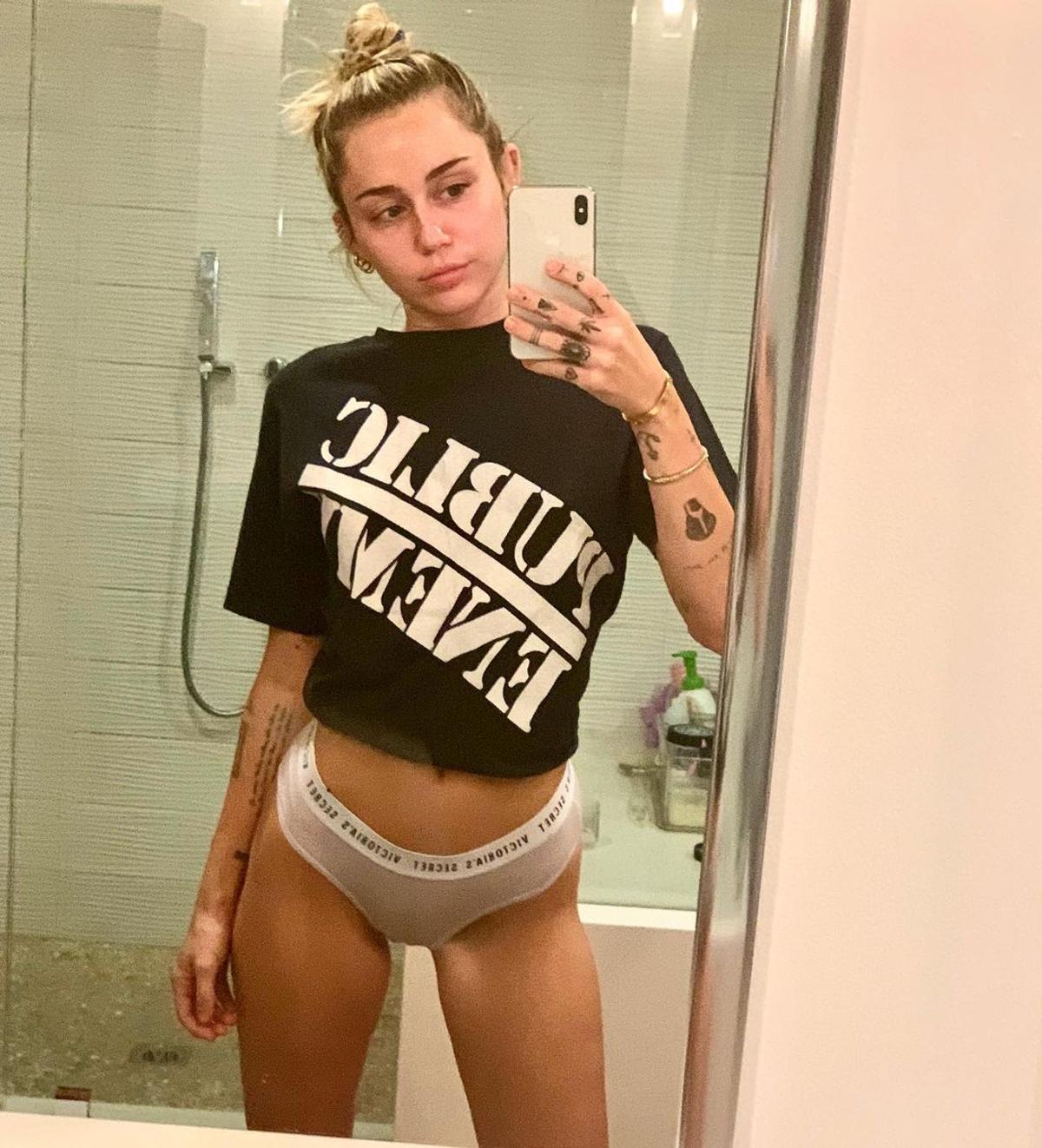 FOTO Postare explicită a lui Miley Cyrus, dedicată unui luptător UFC: „Putea fi a ta, dar ești prost!”