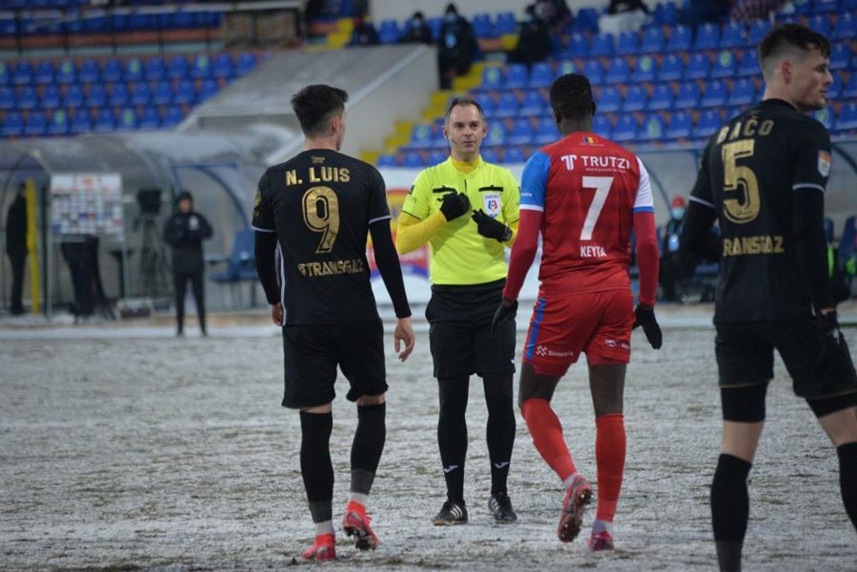 Mihai Teja, revoltat: „De ce dai penalty?! S-a întors să nu-i rupă nasul!” » Verdictul lui Ion Crăciunescu