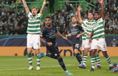 Gol bizar în Sporting - City » Toți jucătorii au crezut că e ofsaid! Decizia VAR