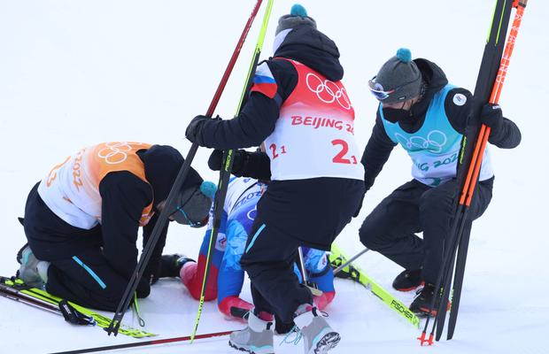 Modul incredibil în care ștafeta Rusiei a pierdut aurul la biatlon » Imagini emoționante surprinse la finalul cursei