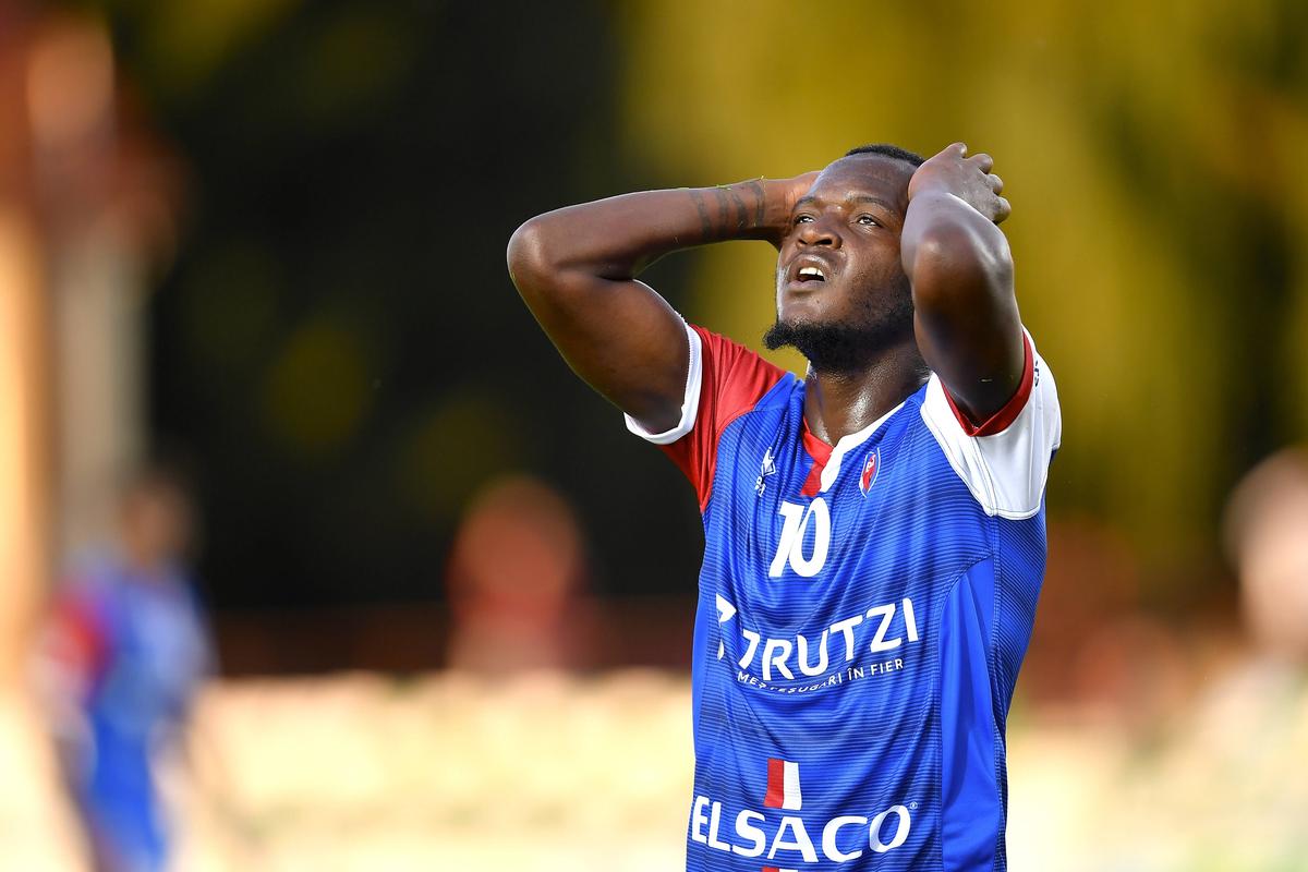 Hervin Ongenda a fost prezentat oficial la Rapid: „Ăsta e fotbalul pe care îmi place să îl joc!”