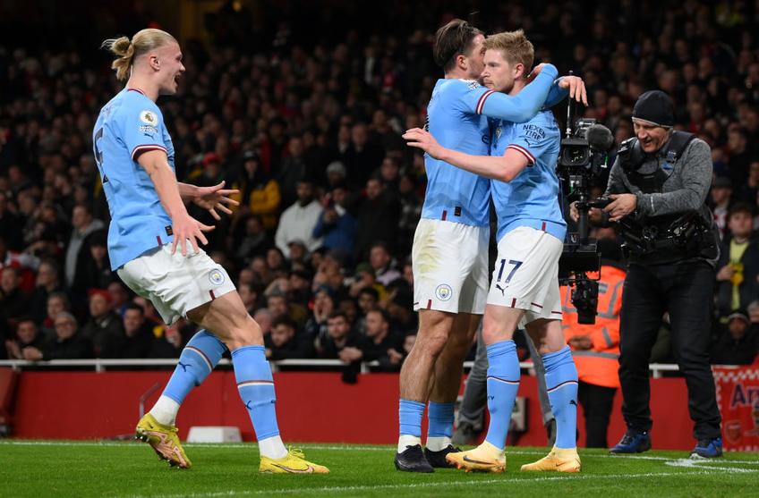 ArsManchester City s-a impus pe terenul lui Arsenal, scor 3-1, și urcă pentru moment pe primul loc în Premier League.enal și Manchester City se înfruntă miercuri, de la ora 21:30, într-o restanță din runda cu numărul 12 de Premier League.