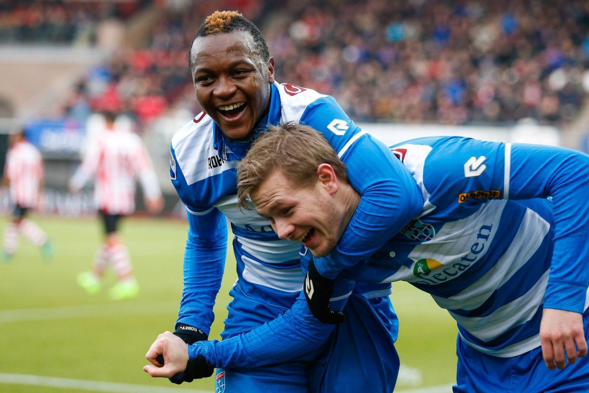 Hervin Ongenda a fost prezentat oficial la Rapid: „Ăsta e fotbalul pe care îmi place să îl joc!”