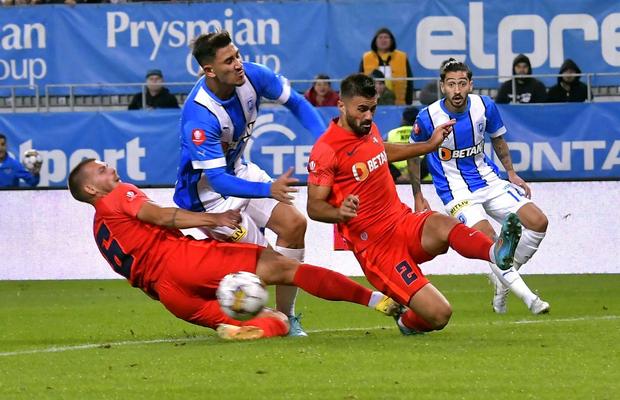 FCSB - Universitatea Craiova nu va avea arbitru FIFA! Roș-albaștrii au avut două meciuri cu probleme cu el la centru