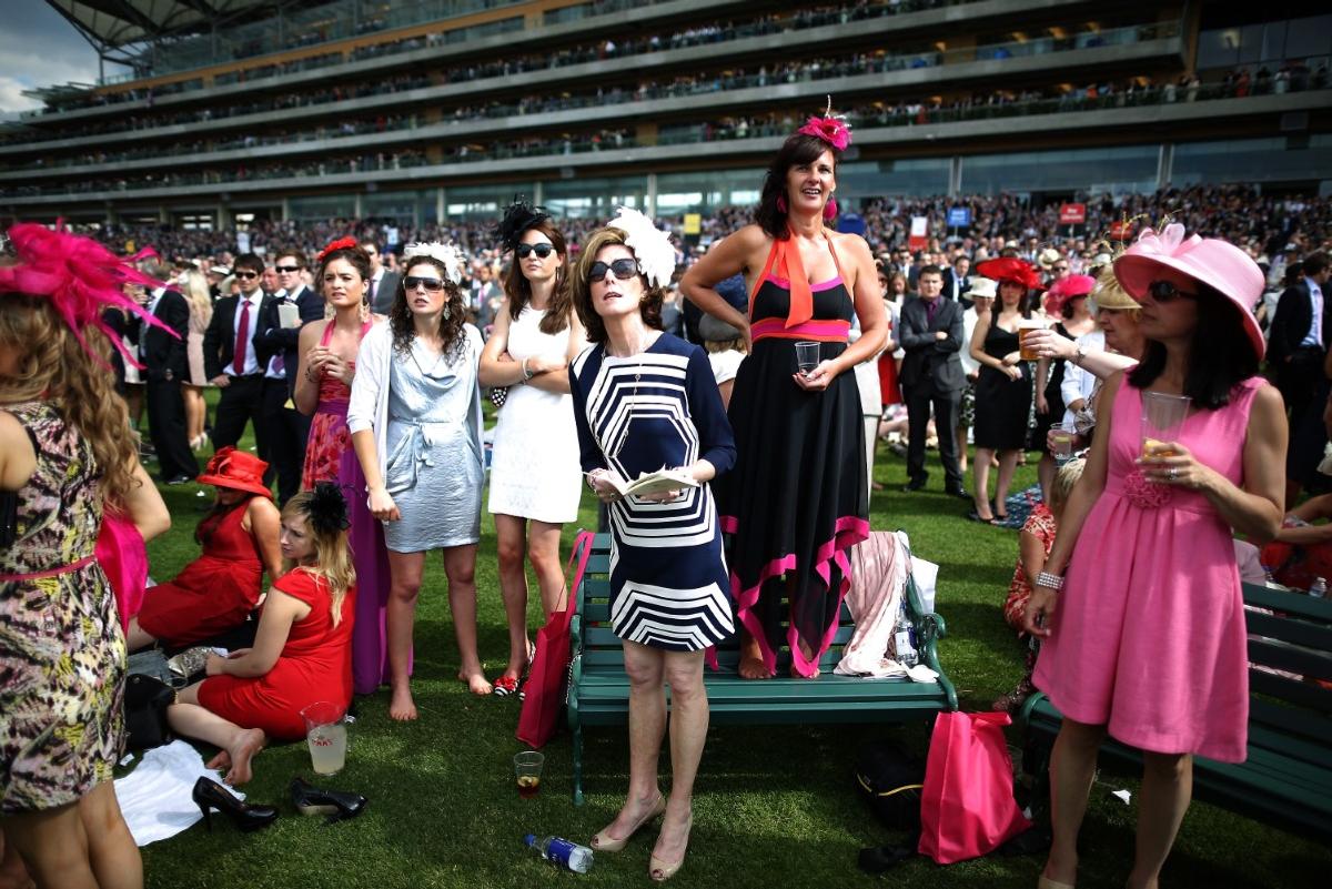 Imagini spectaculoase cu fanii la Royal Ascot, cea mai importantă cursă de cai din Marea Britanie