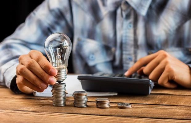 Credite și economii: soluții pentru acoperirea necesităților