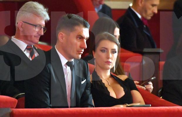Cine este femeia din spatele succesului lui Istvan Kovacs » Cu ce se ocupă Denisa și ce i-a transmis arbitrului după delegarea în finala Ligii Campionilor