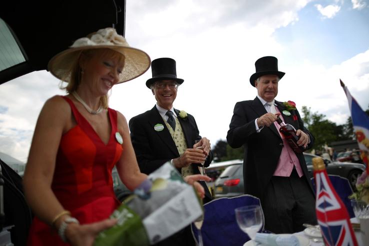 Imagini spectaculoase cu fanii la Royal Ascot, cea mai importantă cursă de cai din Marea Britanie // FOTO: Guliver/GettyImages