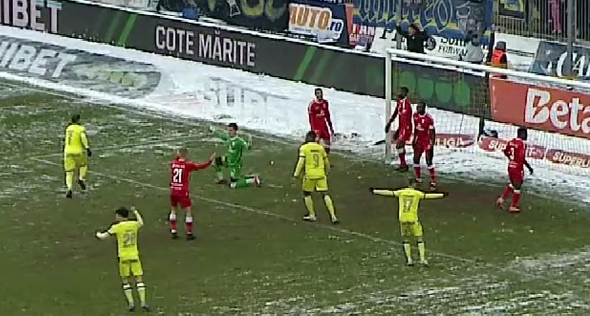 Petrolul Ploiești - UTA Arad, gol anulat // 15.02.2025