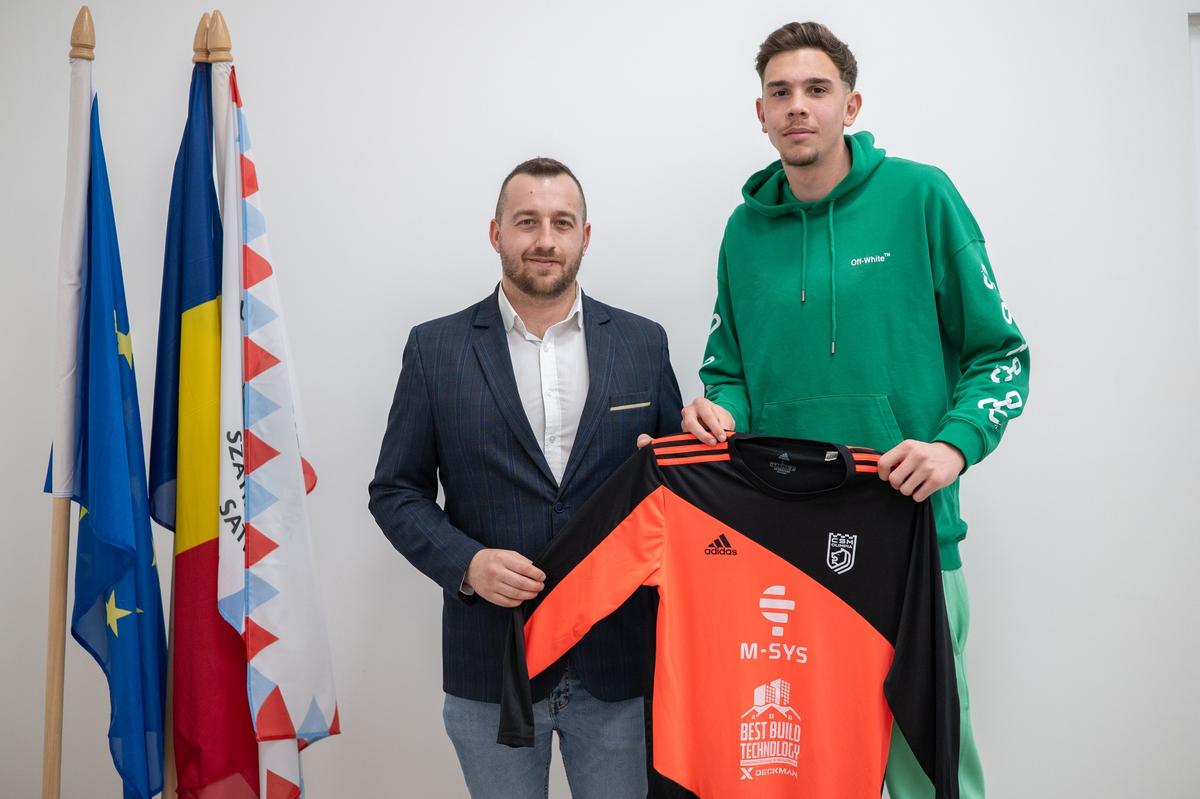 Zile pline la echipa lui Bogdan Lobonț: au plecat 7 jucători, au venit 8 » „Pisica” a luat de la FCSB, CFR Cluj, Farul