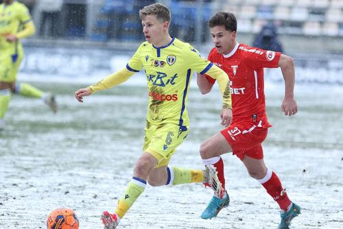 Petrolul - UTA Arad, la porțile play-off-ului » Gol ANULAT după intervenția VAR
