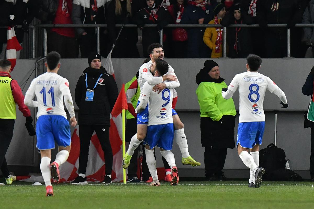 Farul o bate pe Dinamo și strânge tot mai tare lupta pentru play-off » Cum arată ACUM clasamentul Superligii