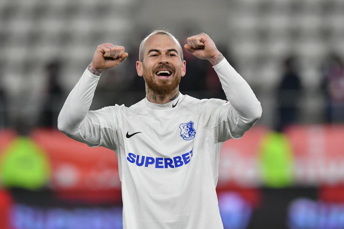 Farul o bate pe Dinamo și strânge tot mai tare lupta pentru play-off » Cum arată ACUM clasamentul Superligii