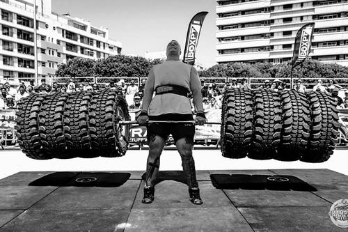 Mihai Petre, la un concurs de Strongman