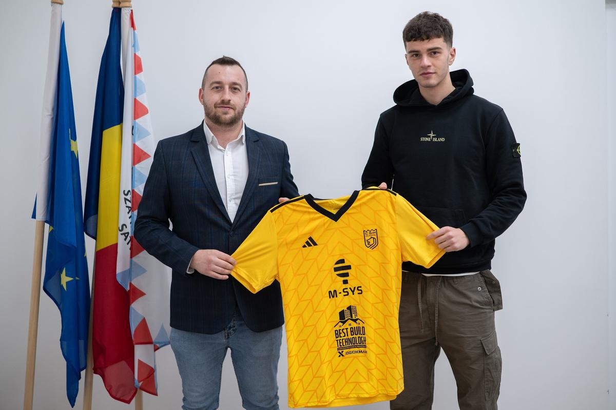 Zile pline la echipa lui Bogdan Lobonț: au plecat 7 jucători, au venit 8 » „Pisica” a luat de la FCSB, CFR Cluj, Farul